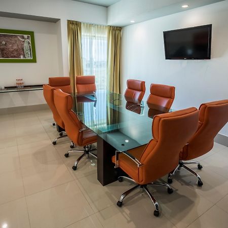 Holiday Inn Queretaro Zona Krystal By Ihg El Salitre Екстериор снимка